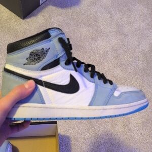 Nike Air Jordan Retro 1 University Blue